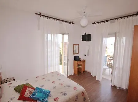 ホテル Du リミニ